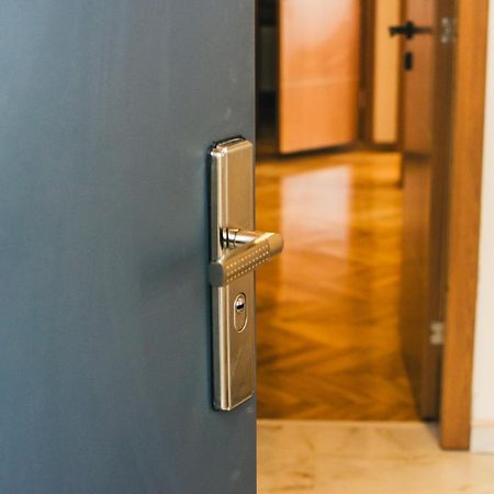 Aparment Theatre Apartment Nis Bagian luar foto