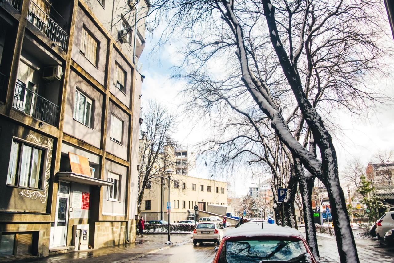 Aparment Theatre Apartment Nis Bagian luar foto