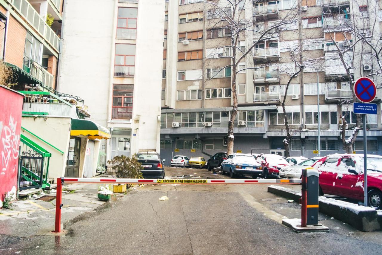 Aparment Theatre Apartment Nis Bagian luar foto