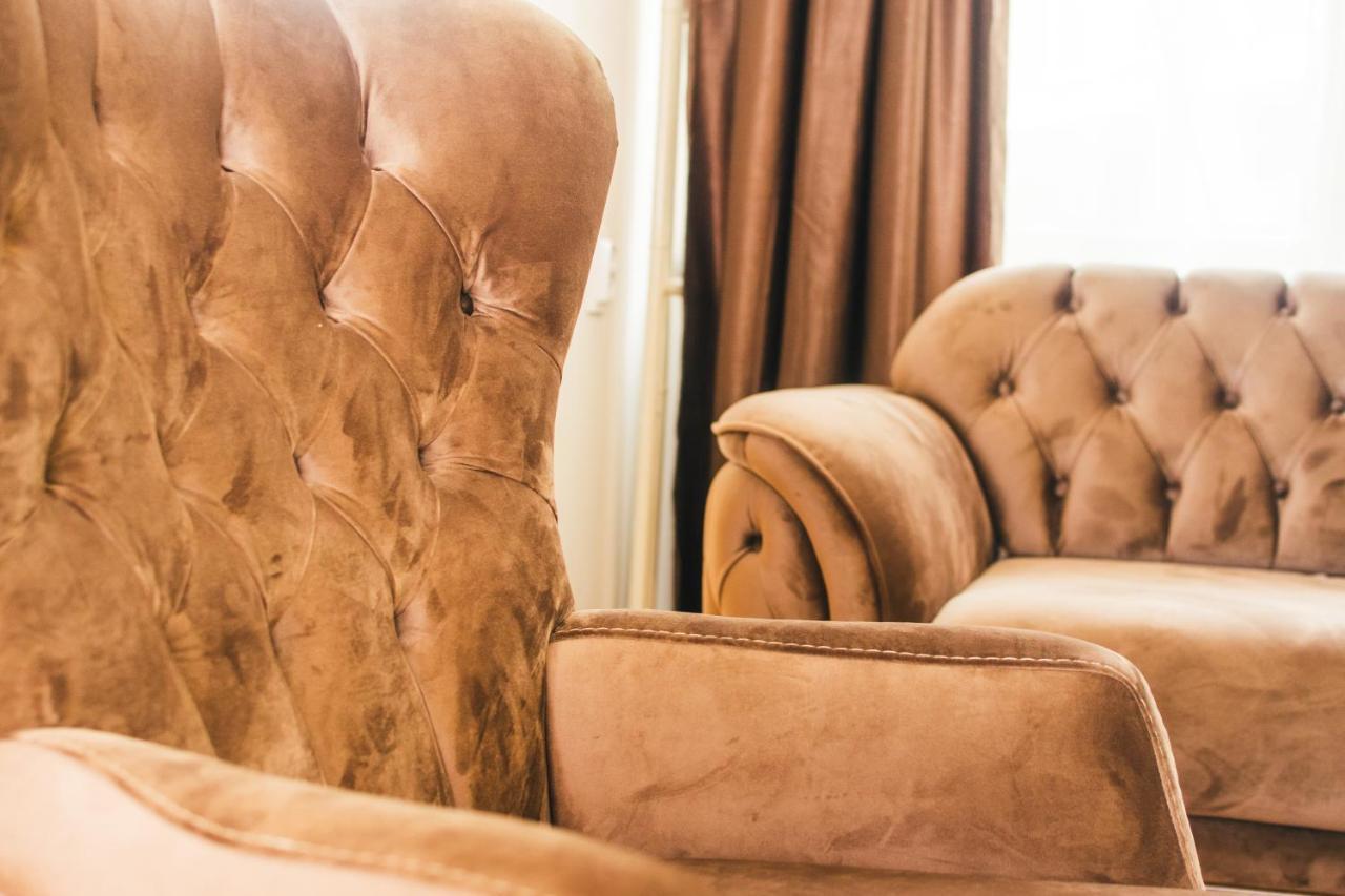 Aparment Theatre Apartment Nis Bagian luar foto