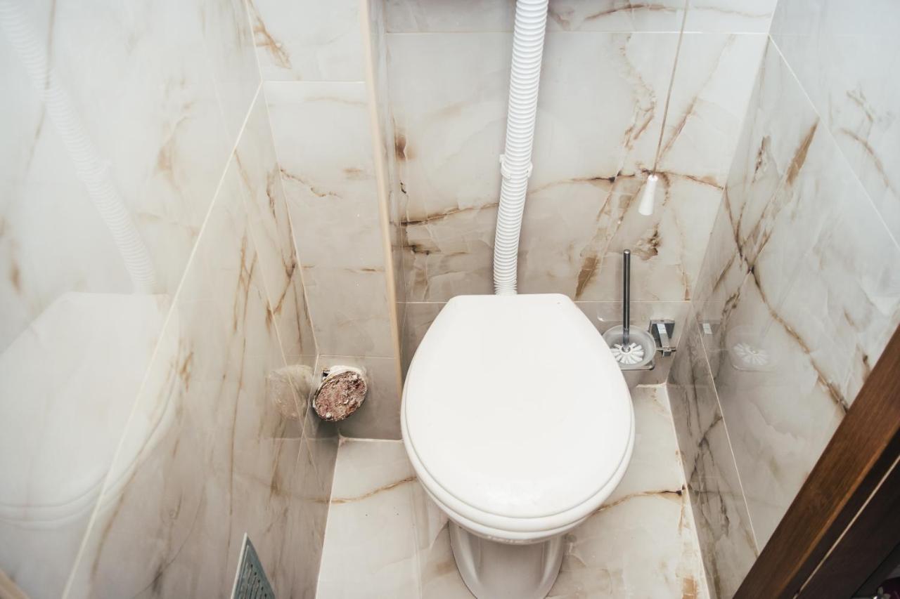 Aparment Theatre Apartment Nis Bagian luar foto