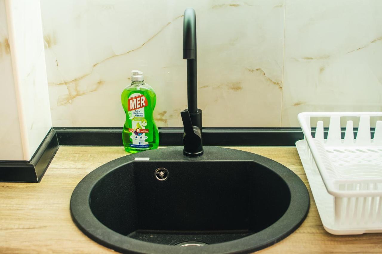 Aparment Theatre Apartment Nis Bagian luar foto